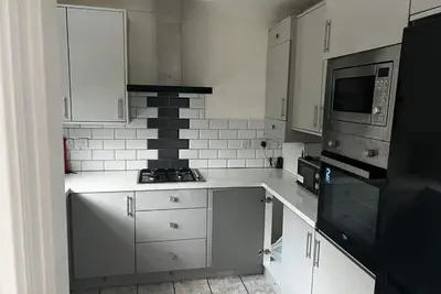 Image de Exciting 4 Bedroom Bungalow in Greater London Sleeps 6