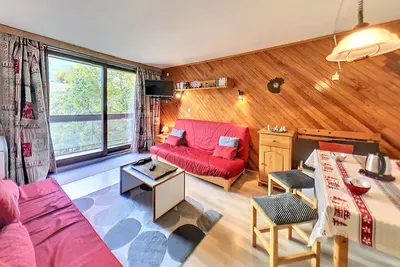 Image de Studio confortable skis aux pieds avec balcon, piscine chauffée