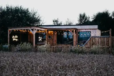 Image de Rural Hot Tub Staycation - mountain views (pet friendly! )