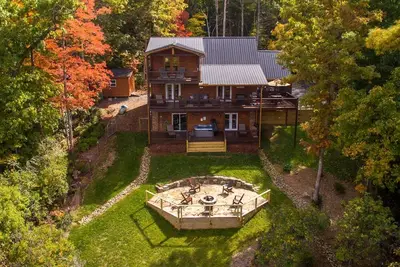 Image de Cherokee Sunsets-Stunning Mtn View Sunsets, Fire Pit, Hot Tub, Starry Nights