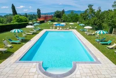 Image de Appartement avec terrasse, Wi-Fi, A/C, 2 piscines, superbe emplacement calme