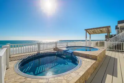 Image de Big Blue Unit# 116 -Mini-Resort, Movie Theater, Pools, Beach Front, Sleeps 28