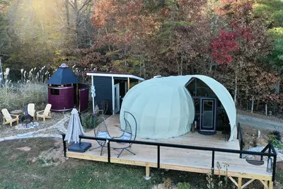 Image de Nautilus Shell Dome ~ Modern\/Lavish\/Zen ~ Sauna ~ Mountain Views