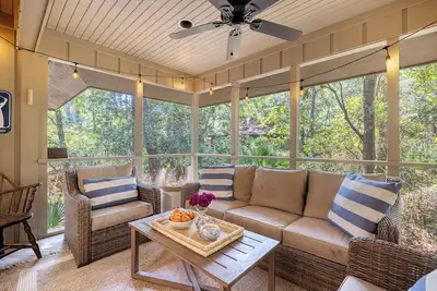 Image de Stunning renovated cottage in Inlet Cove