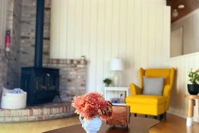 Image de Mendocino Coast Home with Sauna and Fireplace