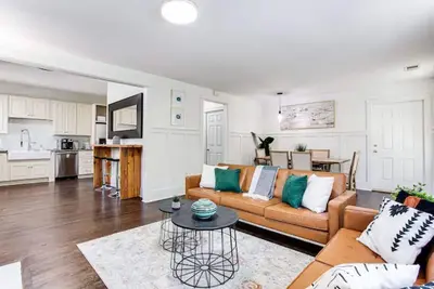 Image de Spacious 6-bedroom duplex home in downtown Atlanta