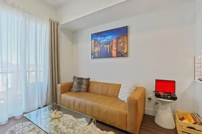 Image de Luxurious 2 bedroom/private balcony/fire pit/views!