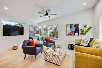 Image de Dreamscape Retreat| Fenced yard and Grill