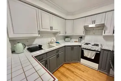 Image de Tall & Cozy with New Bathrooms