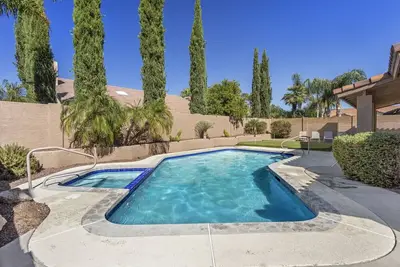 Image de Scottsdale Luxury Home - Heated Pool/4br+Den/Putting Green/Ping Pong
