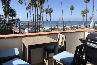 Image de Beach Front San Clemente Condo w/ Spa at the Pier