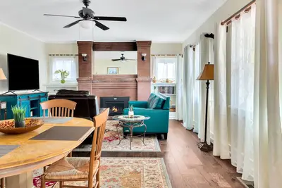 Image de Charmer on Chestnut in Downtown