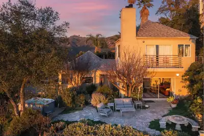 Image de Modern house, Hottub, ocean views! \nThis part of Malibu was not affected by fires!