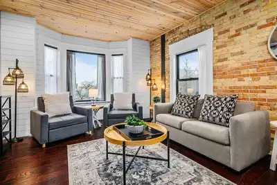 Image de Top of the Shoppe | 2 Bedroom Apartment Downtown Traverse City