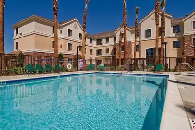 Image de 2 Bedroom | Free Breakfast. Outdoor Pool & Hot Tub