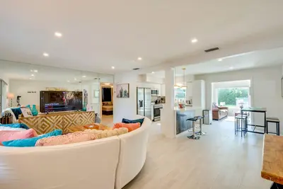 Image de 4-Bedroom Family Home w/ Pool, Hot Tub & Ps5 just 14 Minutes to Clearwater Beach
