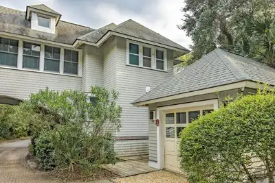 Image de Cozy three bedroom nestled in Keepers Landing overlooking maritime forest!