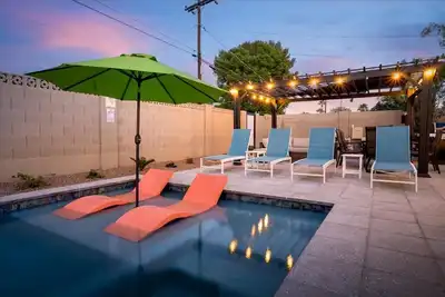 Arcadia Delight | Heated Pool and Putting Green