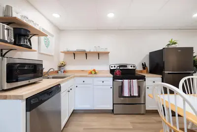 Image de Cottonwood Retreat - Private Entrance - Near Canyons!