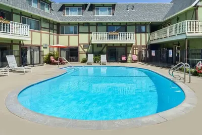 Image de Tour Around Solvang! Pool, Continental Breakfast, Near Alisal Commons Park
