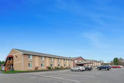 Image de 3 Family-Friendly Units, Free Breakfast, Walk to Nature Trail & Cranberry Bog!