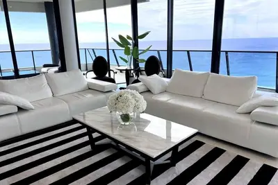 Image de Breathtaking Ocean Views Sub-Penthouse 46th floor
