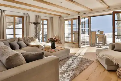 Image de Königs-chalet-suite 200m², 2 Etagen, 4 Schlafzimmer, Wohnraum mit Küche, Hot Tube
