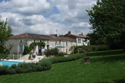 Image de Belle maison de vacances avec piscine privée