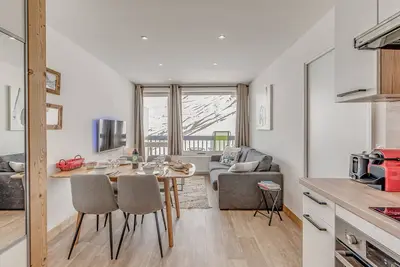 Image de Élégant 2 pièces rénové 2022 à Tignes - Confort moderne et balcon