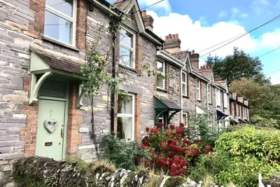Image de Wenallt, pet friendly, country holiday cottage in Penygroes