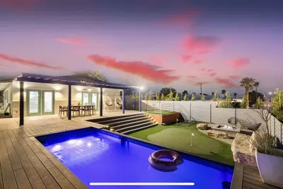 Image de Heated Pool-Spa, Mini Golf, Fire Pit, Game Room, Stunning Views, and More!