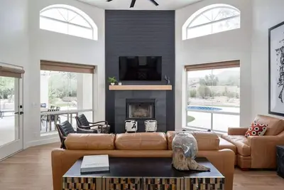 Image de Handsome Modern • Pool, Putt, Views, Near Taliesin