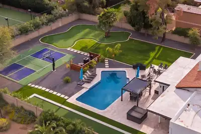 Image de Luxury|Salt Pool|Hot Tub|Pickleball