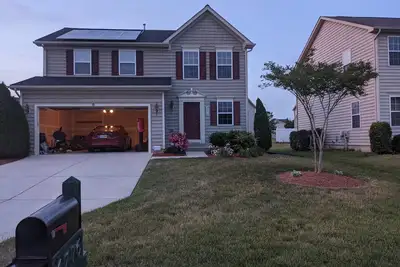 Image de Spacious Home in the Dc suburbs! 30 minutes from Dc and the beach!