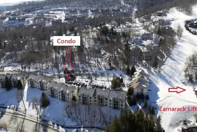 Image de Newly Renovated 2br - walk to lift; walk to Stratton Village; easy parking