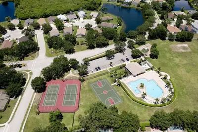 Image de Lake House - Lake View-Central Location near Img - Community pool, Sleep 8