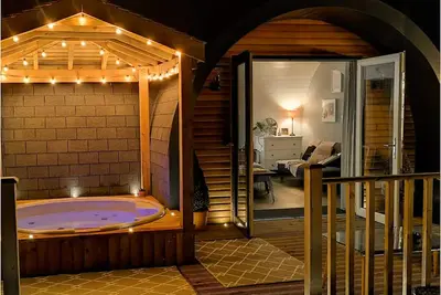 Image de Accessible Luxury Cabin w\/Private Hot Tub & garden - Fern Cabin dog friendly