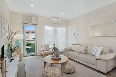 Image de Broadway Getaway - 150 Metres to Beach