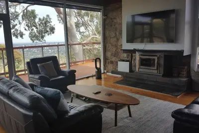 Image de Family Home Prestigious Suburb Panoramic Views