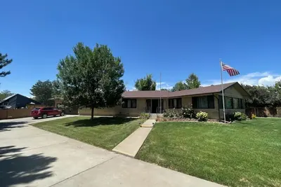 Image de Unique home -in Golf Club heights-near hospital and airport!