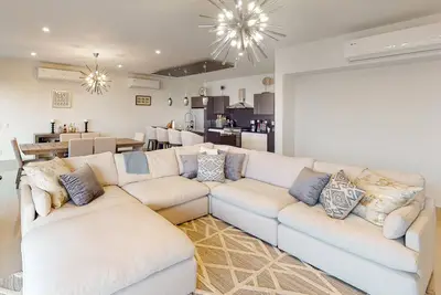 Image de Luxe penthouse, Sea of Cortez views, Olympic pool & gym