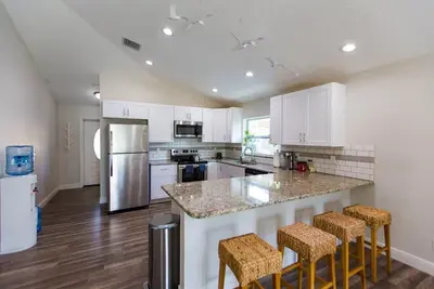 Image de 5040 House · Pristine and Peaceful Home - Beautiful View
