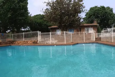 Image de Farmhouse - 5 minutes to the Cradle of Humankind