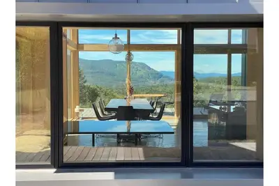 Image de Modern lodge with stunning Catskill mountain views