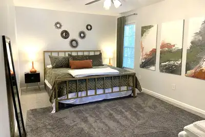 Image de King Bed, Pet Friendly, and Extended Stay 30+ Days Cozy Retreat