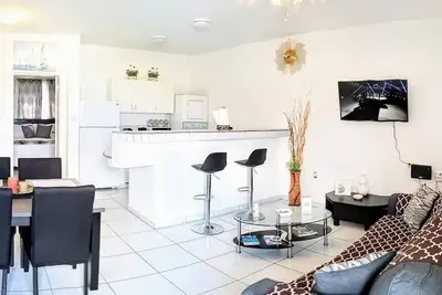 Image de Cozy, Cole Bay, one bedroom with security and free parking