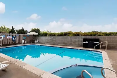 Image de Affordable Getaway at Red Lion Inn & Suites Grants Pass! Pool, Free Parking!