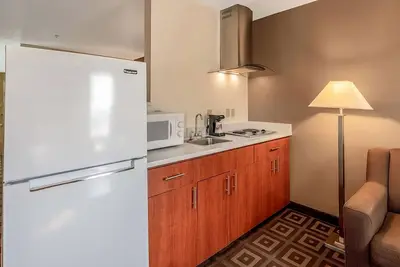 Image de Your Home Away From Home! 3 Relaxing Units! Close to Tri-Cities Airport!
