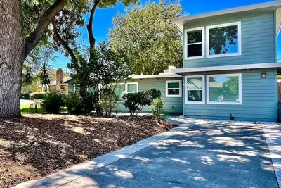 Image de *Covered Patio*Close to Downtown*Driveway Parking*
