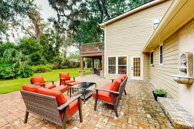 Image de Dog-friendly home with central Ac, washer/dryer & spacious backyard - near beach